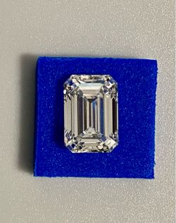 Emerald cut 3.05 Carats Lab Grown Diamond