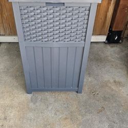 Patio Trash Can  50$ Firm 