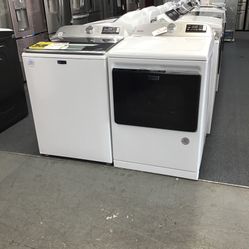 New Scratch And Dent Maytag Washer And Dryer Set. 1 Year Warranty 