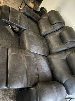 Recliner sectional