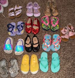 Girls shoes size 5-6c
