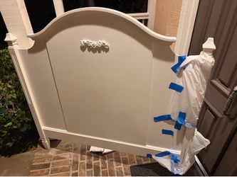 Pottery Barn Teen Bed - White Like New
