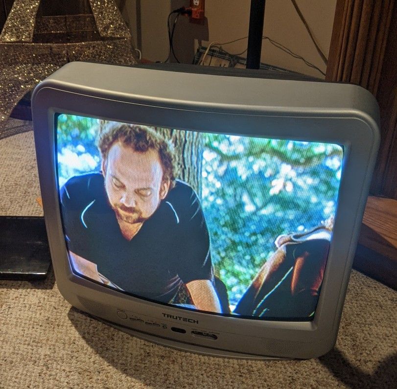 19" Color Tube TV