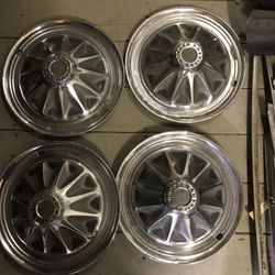 Set Of Oem Amc Hub Caps