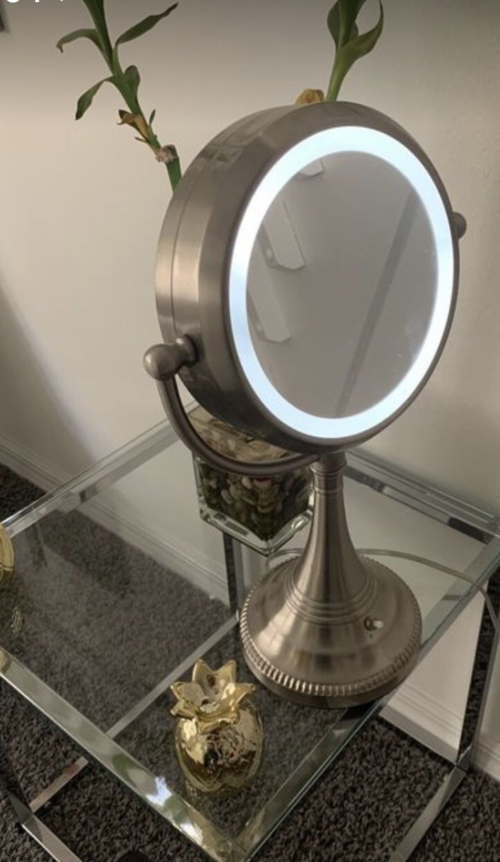 Lighted Makeup Mirror