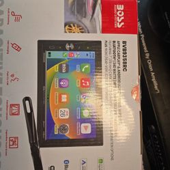 Boss 7" Radio With Back Up Camera 