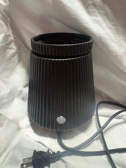 Black Ribbed Ceramic Electric Wax Warmer