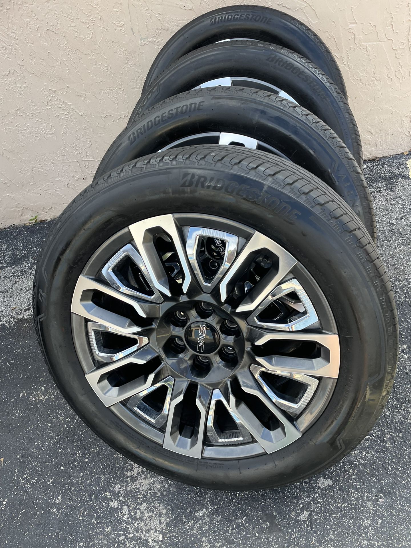22” GMC Sierra Yukon Denali OEM Wheels Rims Tires