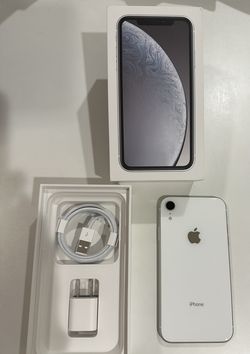 IPhone XR 128 GB White Unlocked for Sale in Evanston, IL - OfferUp