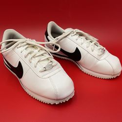 Nike Classic Cortez Leather White Black Sz. 5.0Y