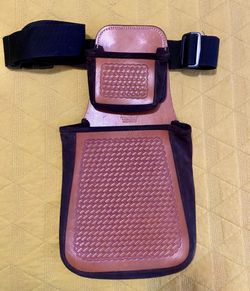 Shotgun Sports Magazine Leather Shotshell Bag With Belt
