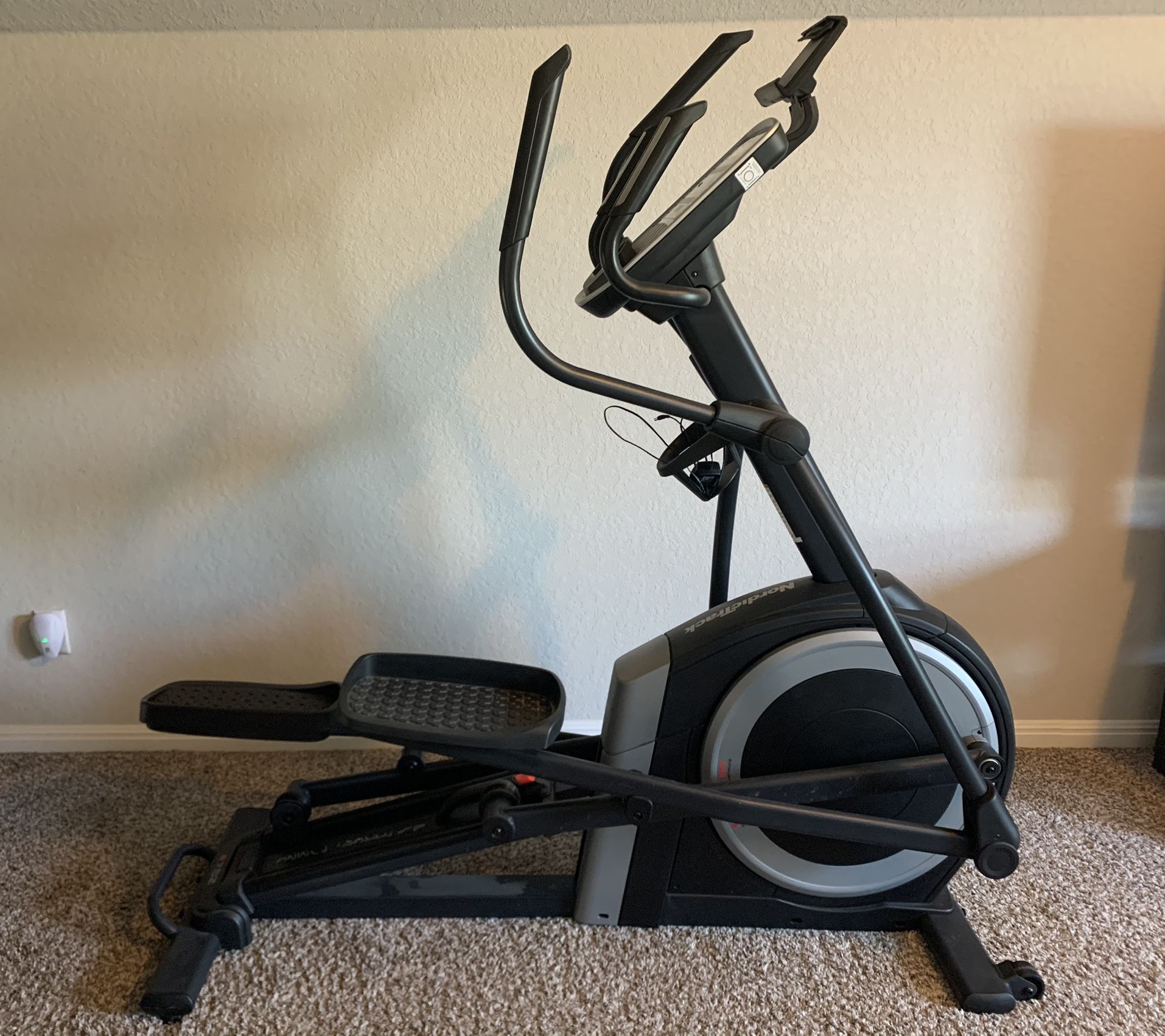 NordicTrack Elliptical E7.52