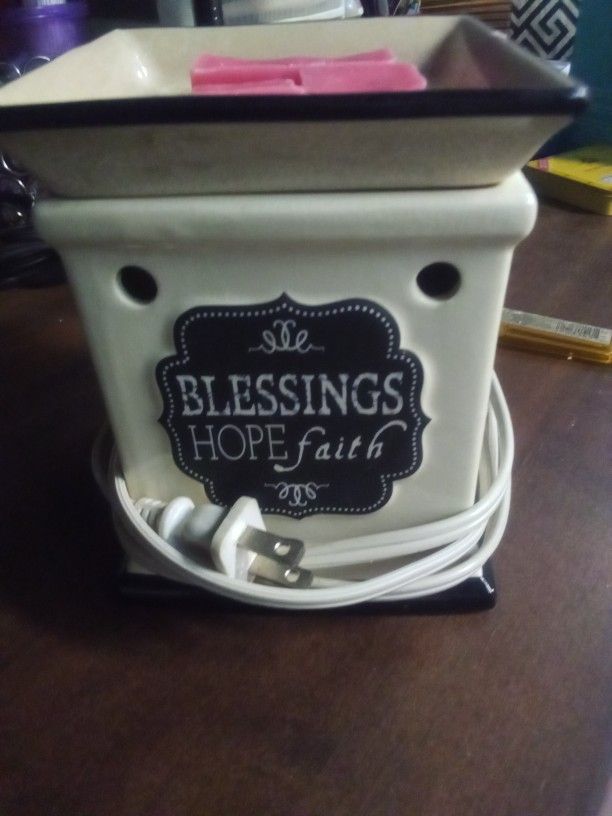 Night Light Wax Warmer for Sale in Columbus, OH OfferUp