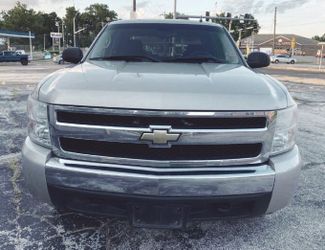 Good tires all Silverado 08 AM/FM radio
