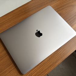 MacBook Pro 13” 512GB 16gb ram