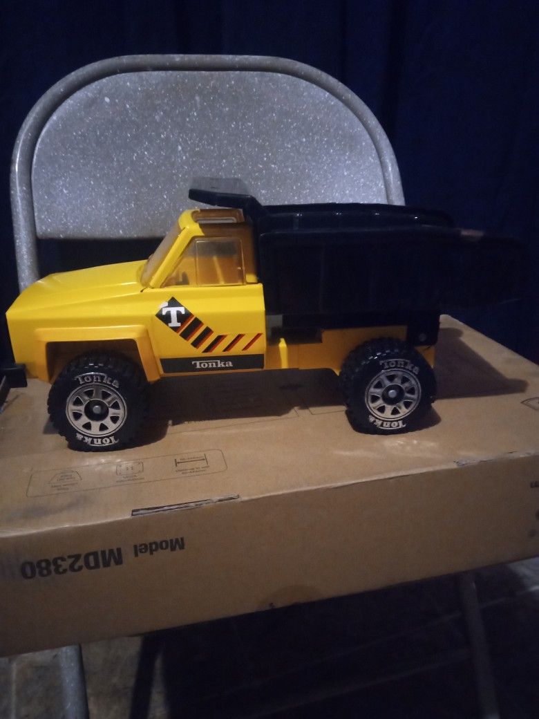 Vintage Metal Tonka Pick Up /Dump Truck