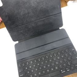 Apple iPad Pro 13inch Keyboard Case