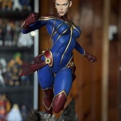 Sideshow Premium Format Captain Marvel 