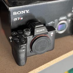 Sony A7R4 & 85MM G Master Lens