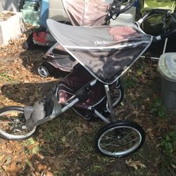 Nice Lightweight Jogging Stroller Only $40