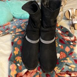 Black boot With Heel 