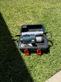 BOSCH 300ft,91m.24X automatic optical level new in the box…$200