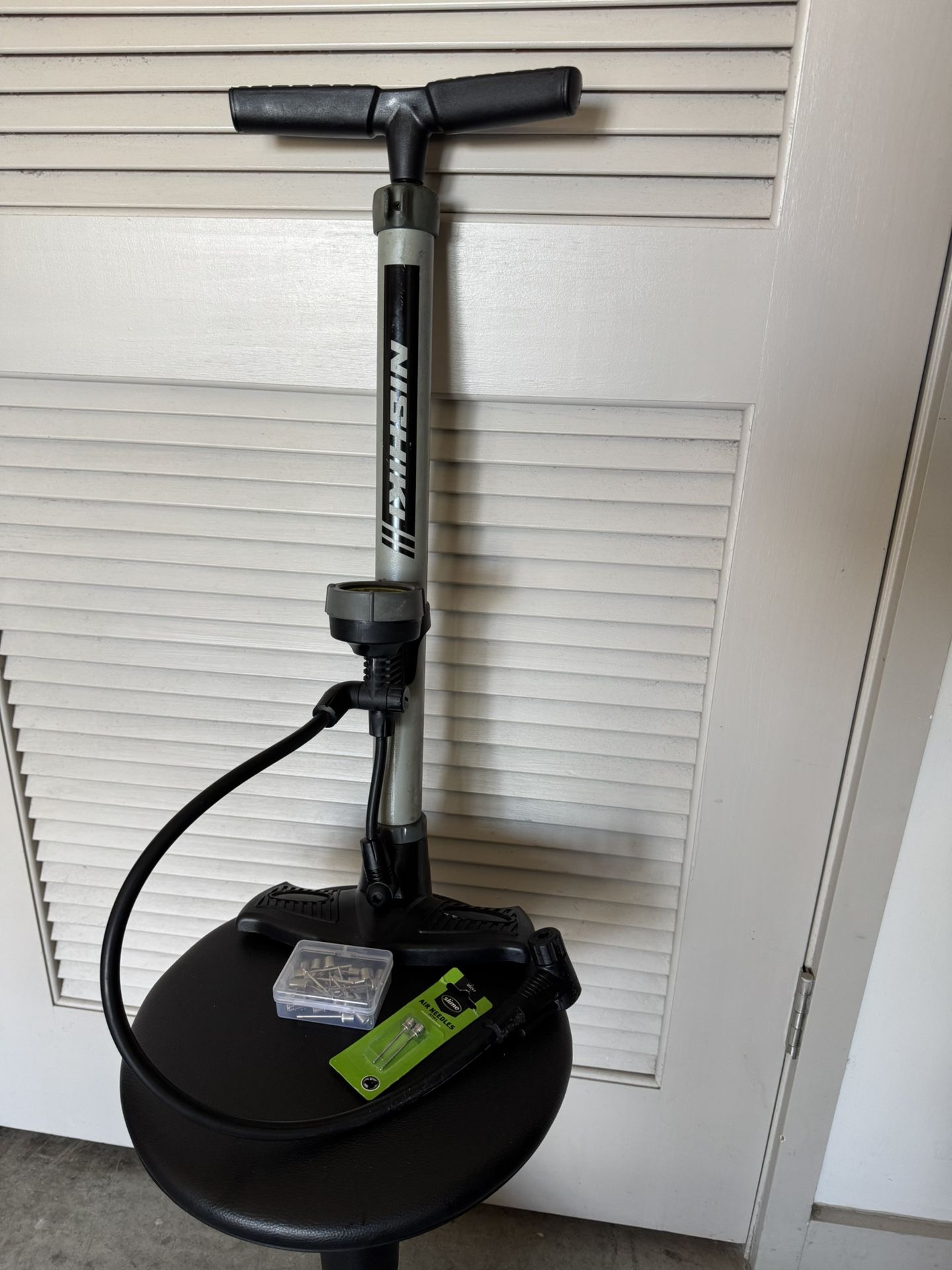 Nishiki bike pump + Accessories