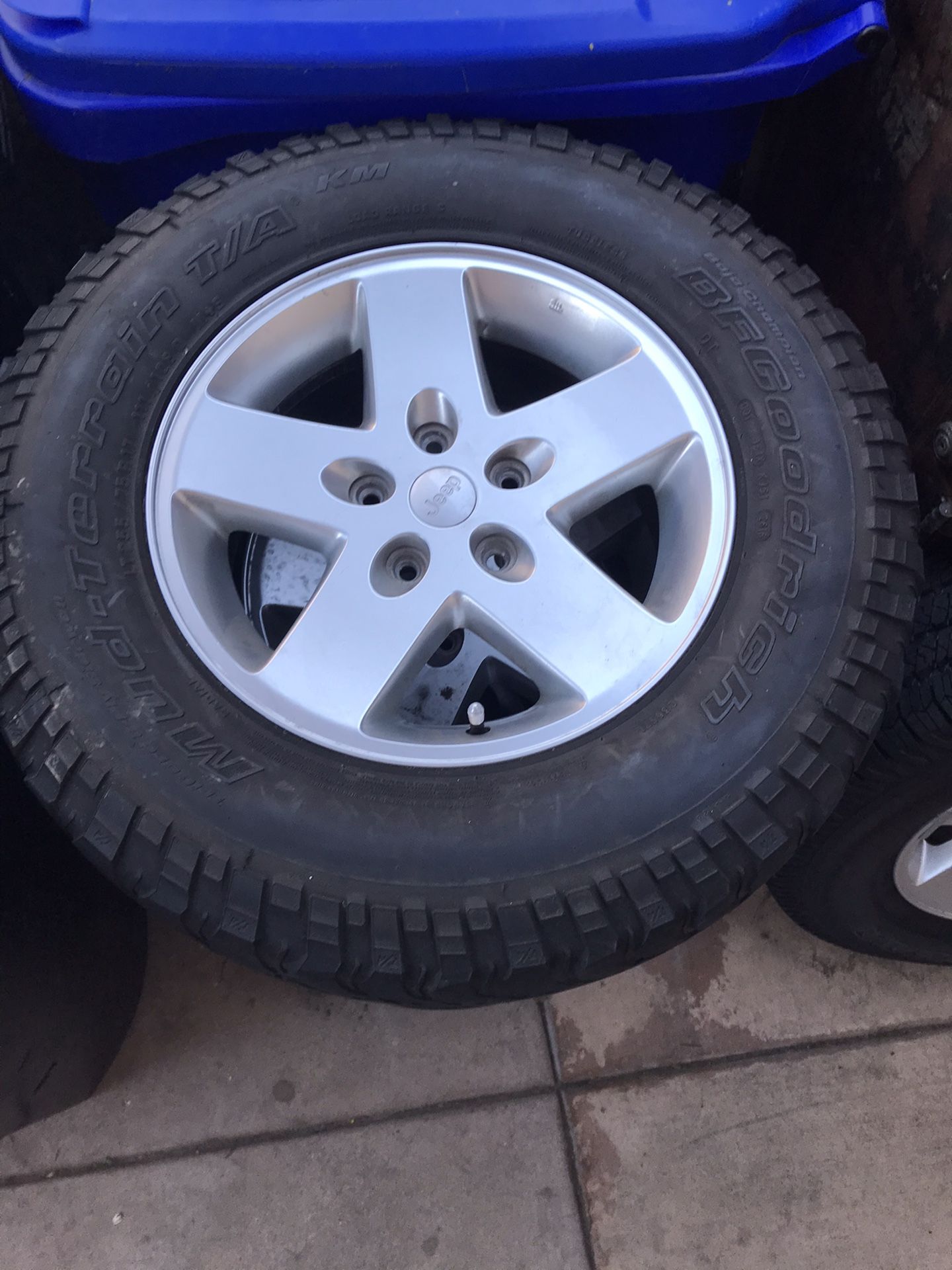 Jeep LT 255/75R17 Wheels and tires+Spare