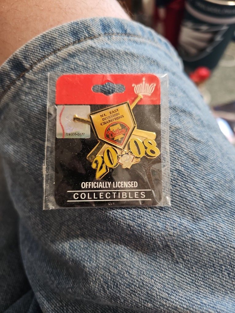 2008 NL EAST DIVISION CHAMPIONS PIN