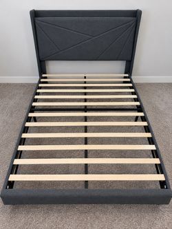 Queen-size Upholstered Bed Frame