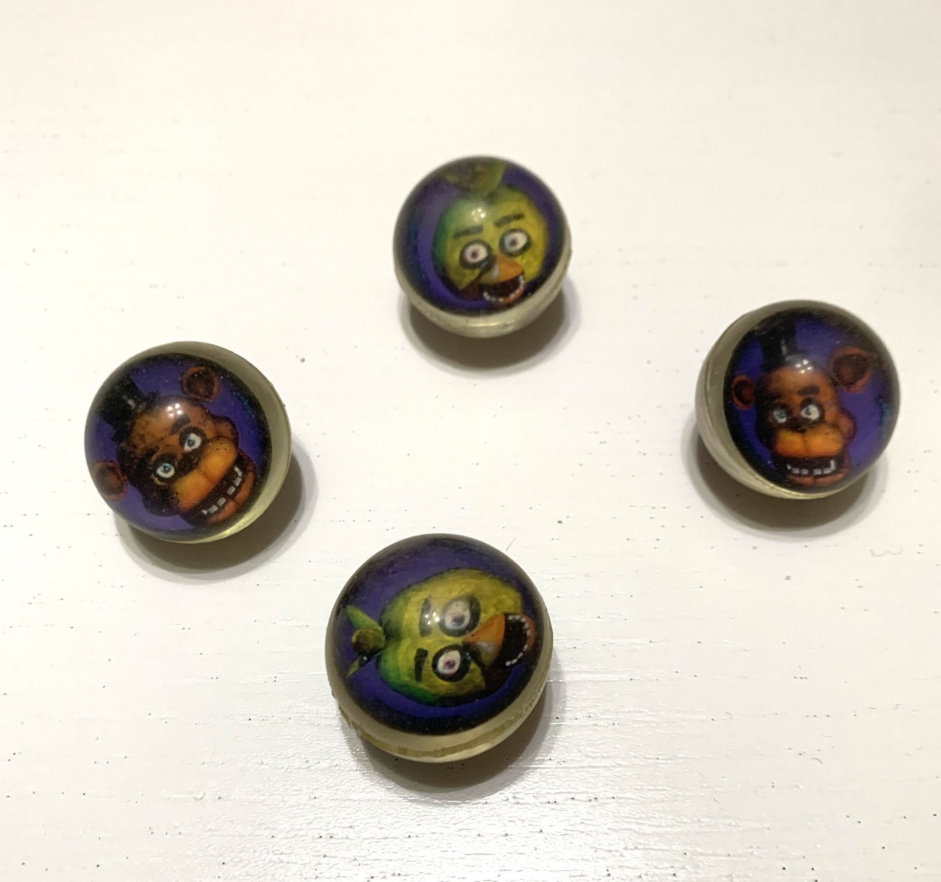 4 FIVE NIGHTS AT FREDDYS BOUNCY BALLS / NEW