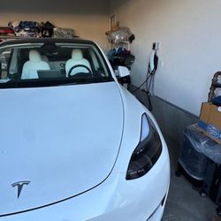 Charge Tesla
