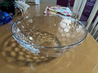 Tupperware Decorative Serving/storage Bowl