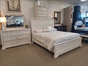 White Bedroom Set Oversized $50 Down