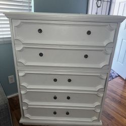 Dresser- white, 5 drawer