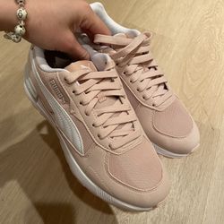 Women Puma Sneaker 