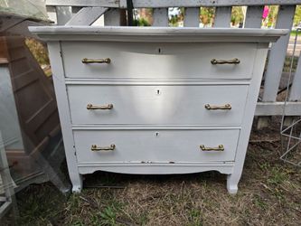 Vintage White 3-Drawer Wooden Dresser