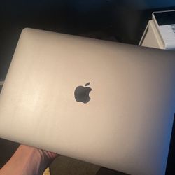 2022 MacBook Pro 13” M2 Silicon