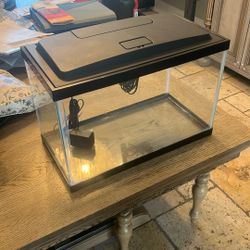5.5 Gallon Aquarium w/ LEDLight,Cover, Filter