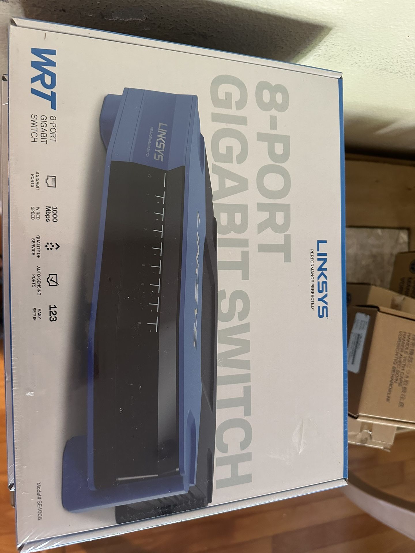 LINKSYS Performance Perfected - Writ 8-Port Gigabit Switch