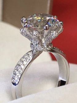 New 18 k white gold engagement ring wedding ring set