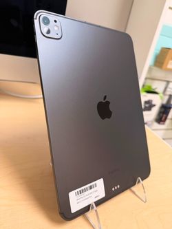 iPad Pro 11 Inch M4 512GB Wi-Fi + Cellular 