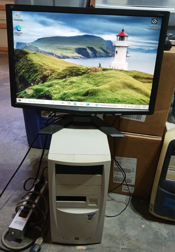 Desktop Computer With Monitor, KB, Mouse