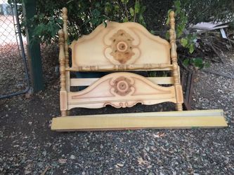 Antique bed set