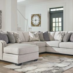 Dellara Chalk LAF Sectional

