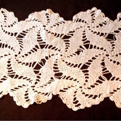 Pinwheel crochet oblong doily or dresser scarf