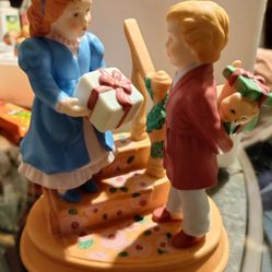 1984  Avon Christmas Memories Series Figurine 