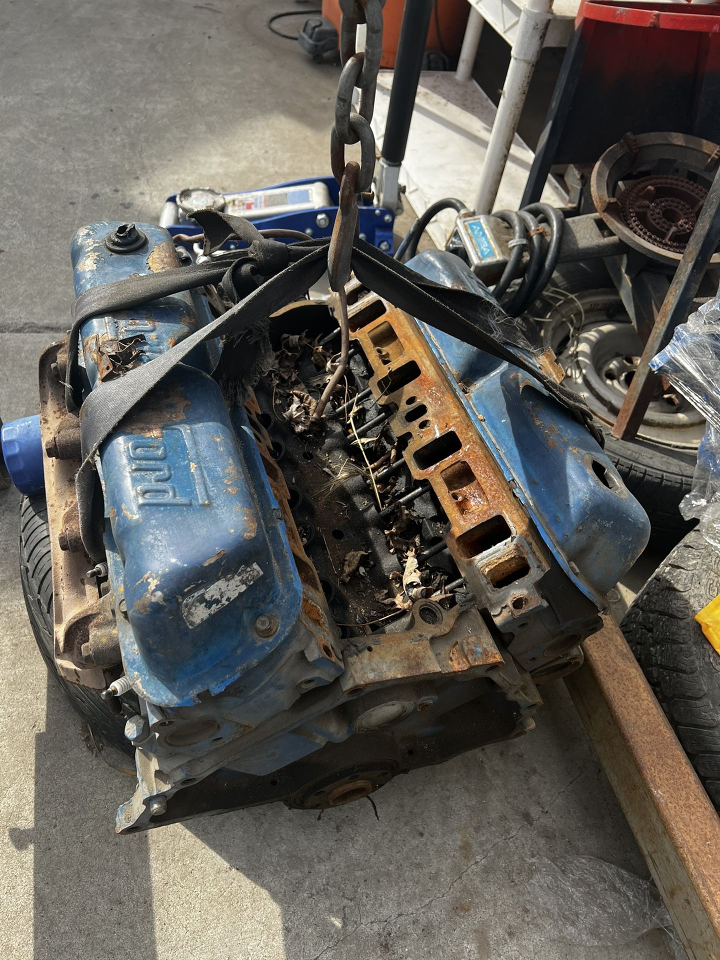 302 engine , 170 engine , c4 transmisión Ford