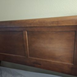 Queen Size Bed Frame W/ Head And Foot Boards