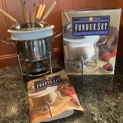 New Oster Titanium Infused DuraCeramic Fondue Pot, 3 Quart, Eggshell/Red  for Sale in Homer Glen, IL - OfferUp